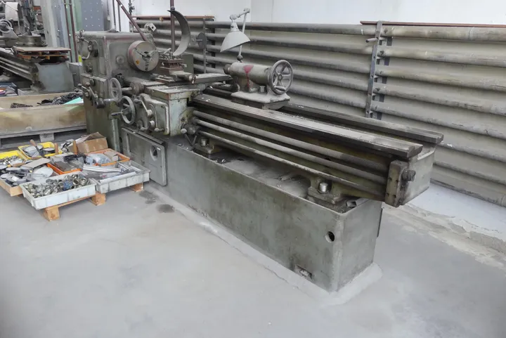VEB - Drehmaschine Modell: DLZ 355/2000